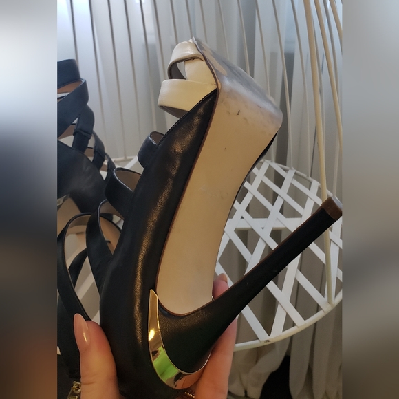 ALDO beige/black patent heels - Picture 6 of 6